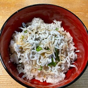 簡単♪大葉が香る♪ごまとしらすご飯